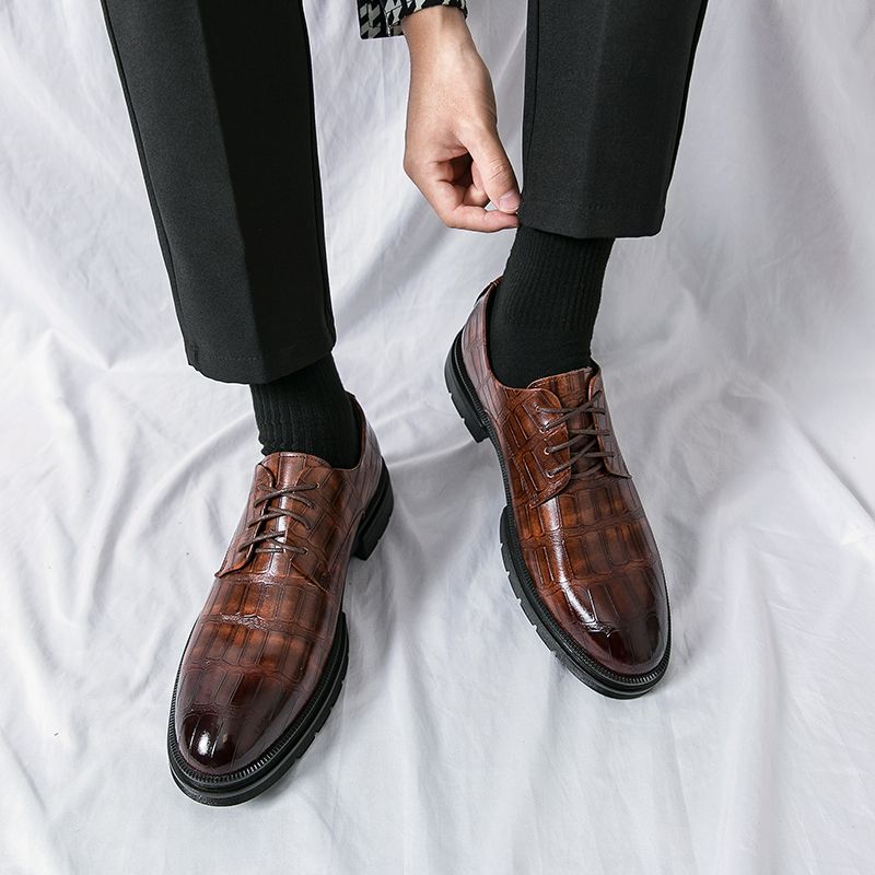 EUR Size 38-46 Business Formal Shoes For Men Handmade Calf Leather Oxfords Shoes Luxury Italian Style Male Dress Shoes Lace-up Soft Office Banquet Flats Shoes Groom Wedding Shoes Brown
