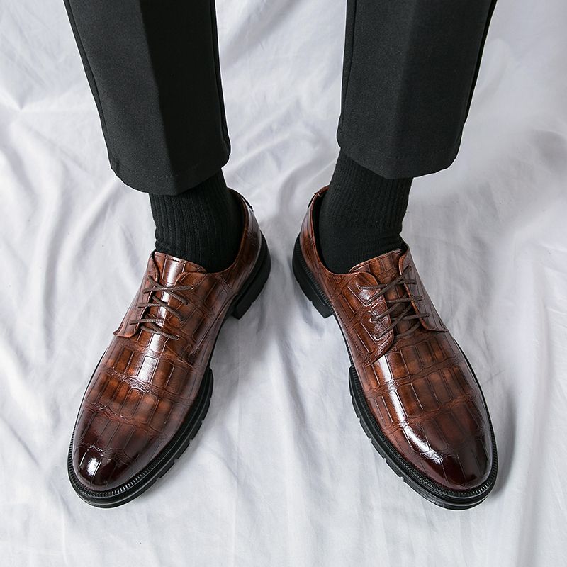 EUR Size 38-46 Business Formal Shoes For Men Handmade Calf Leather Oxfords Shoes Luxury Italian Style Male Dress Shoes Lace-up Soft Office Banquet Flats Shoes Groom Wedding Shoes Brown