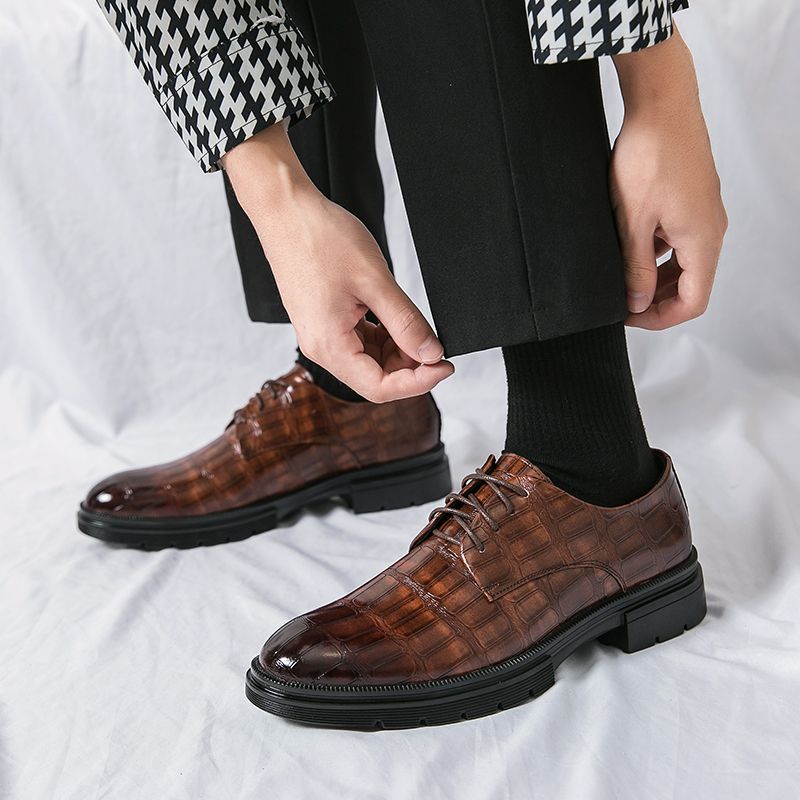 EUR Size 38-46 Business Formal Shoes For Men Handmade Calf Leather Oxfords Shoes Luxury Italian Style Male Dress Shoes Lace-up Soft Office Banquet Flats Shoes Groom Wedding Shoes Brown