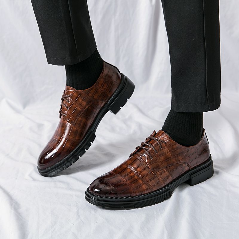 EUR Size 38-46 Business Formal Shoes For Men Handmade Calf Leather Oxfords Shoes Luxury Italian Style Male Dress Shoes Lace-up Soft Office Banquet Flats Shoes Groom Wedding Shoes Brown