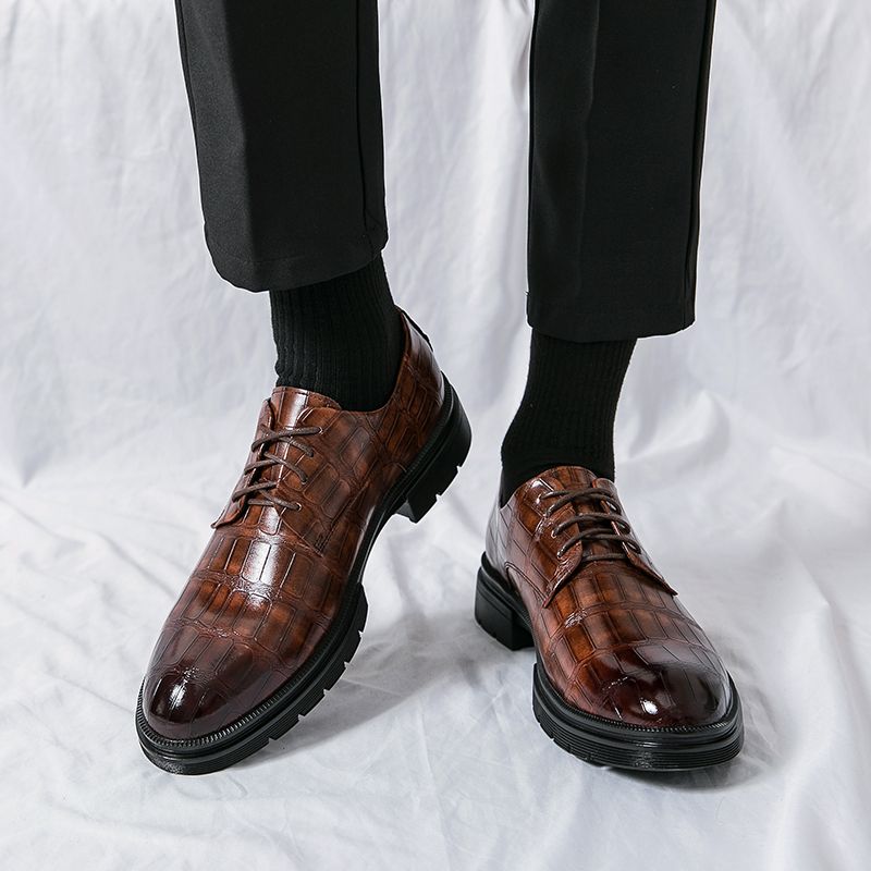 EUR Size 38-46 Business Formal Shoes For Men Handmade Calf Leather Oxfords Shoes Luxury Italian Style Male Dress Shoes Lace-up Soft Office Banquet Flats Shoes Groom Wedding Shoes Brown