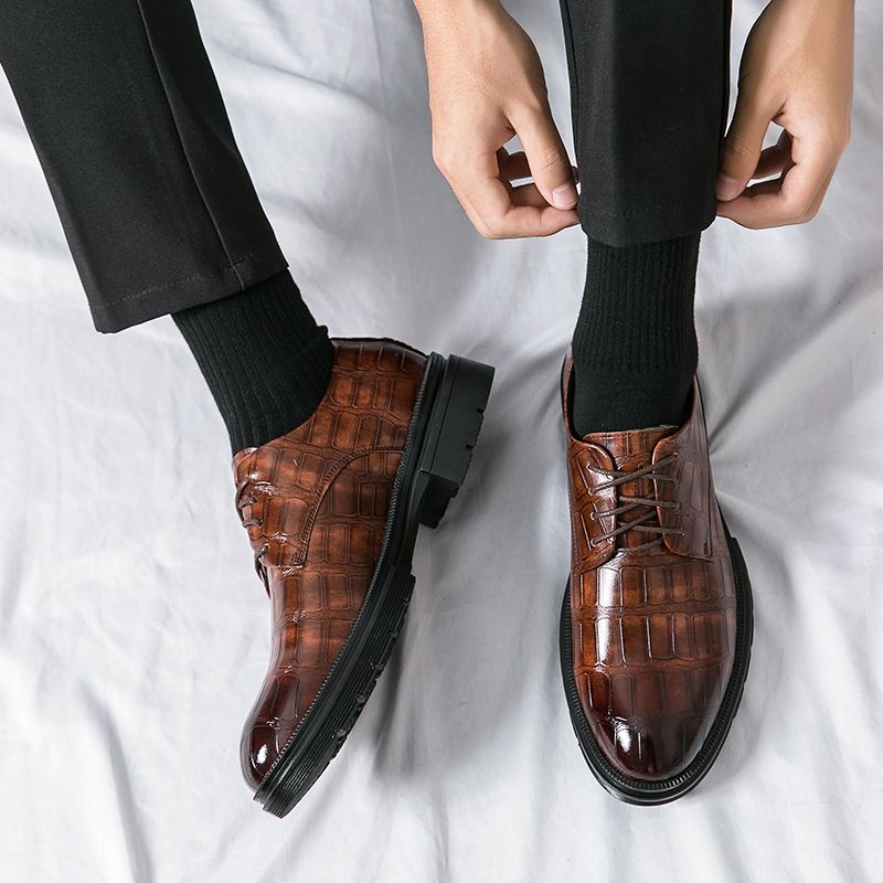 EUR Size 38-46 Business Formal Shoes For Men Handmade Calf Leather Oxfords Shoes Luxury Italian Style Male Dress Shoes Lace-up Soft Office Banquet Flats Shoes Groom Wedding Shoes Brown
