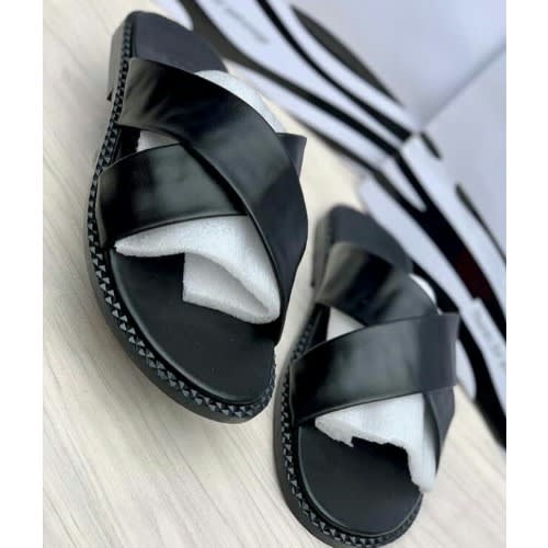 Crossed Leather Slippers -Black