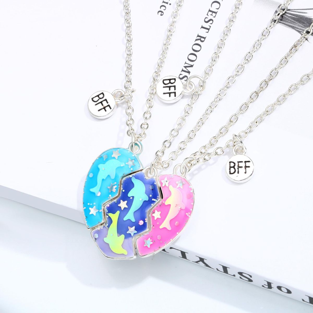 Hot selling children's good friend dolphin oil drip creative magnet splicing love necklace 3 sets