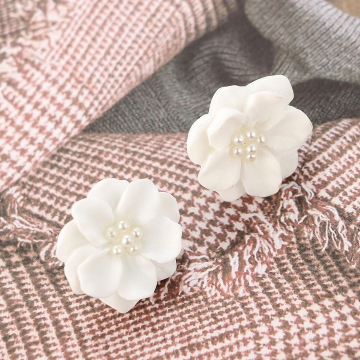 1 Pair Girls Earrings Korean Style Temperament Flower Faux Pearl Earrings White