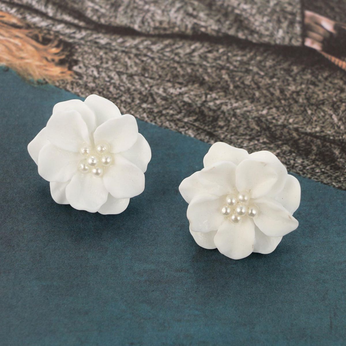 1 Pair Girls Earrings Korean Style Temperament Flower Faux Pearl Earrings White