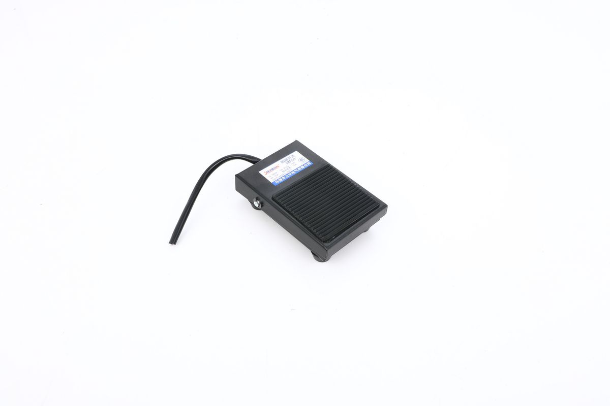 Foot Switch Pedal Switch Foot Pedal Switch With Wire 220V Foot Pedal Type CNC Machine Tool Bending Machine Punch FS-1