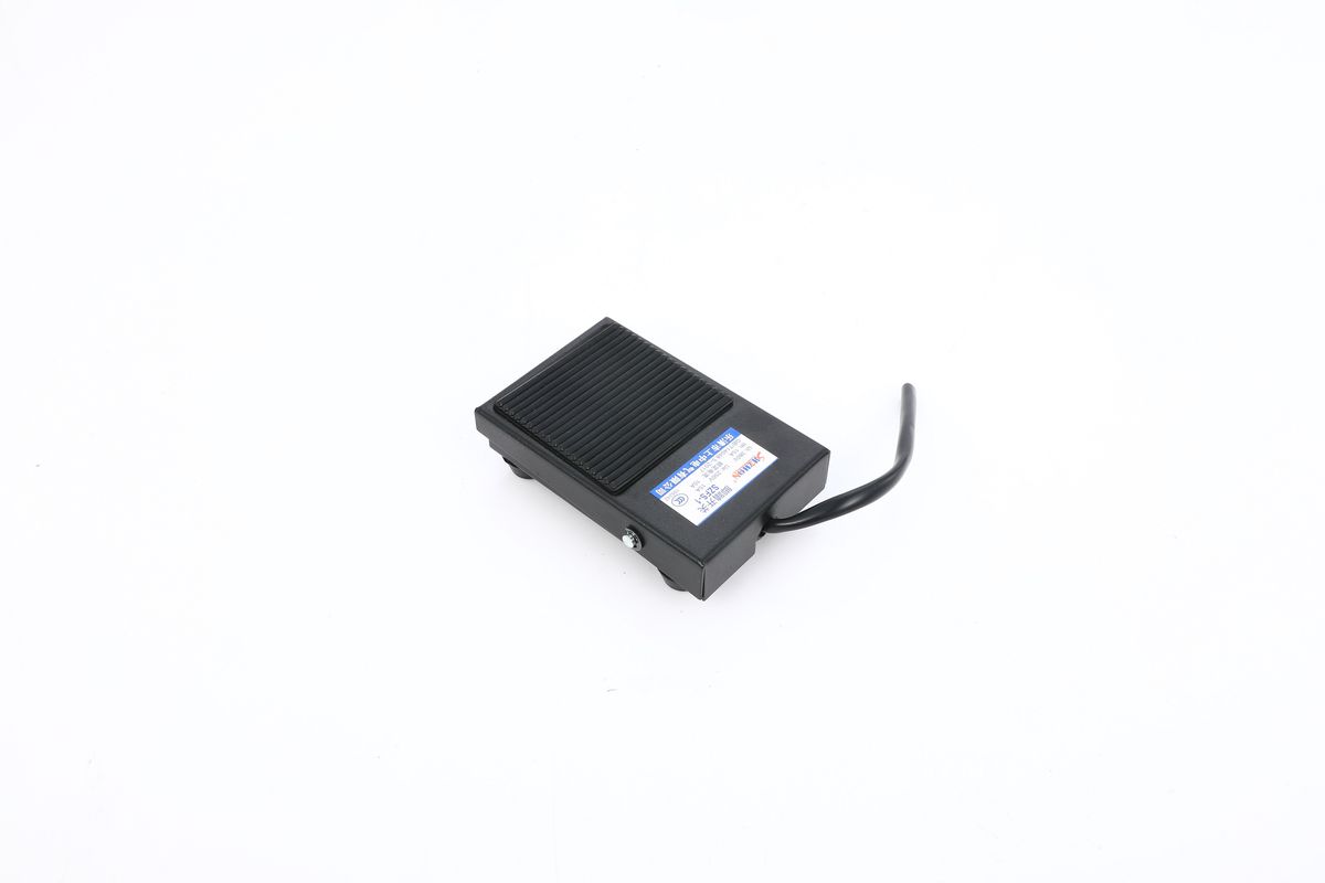 Foot Switch Pedal Switch Foot Pedal Switch With Wire 220V Foot Pedal Type CNC Machine Tool Bending Machine Punch FS-1
