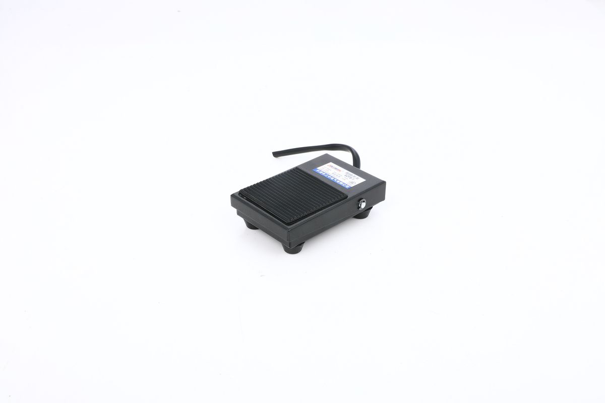 Foot Switch Pedal Switch Foot Pedal Switch With Wire 220V Foot Pedal Type CNC Machine Tool Bending Machine Punch FS-1