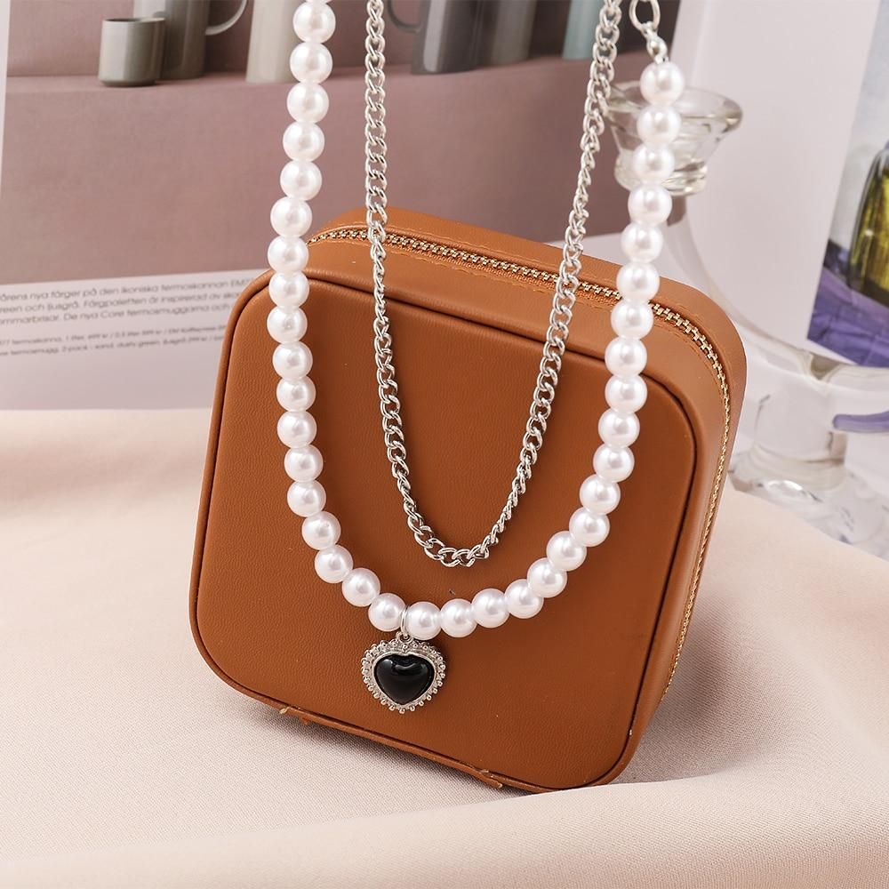 2022 new creative simple temperament women's multi-layer necklace ins style black love double-layer pearl necklace