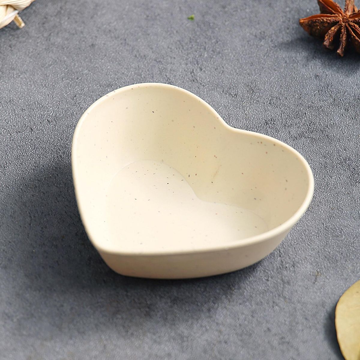 10Pcs Spice Plate Portable Leaf Shape Sauce Dish Tableware Tool Beige
