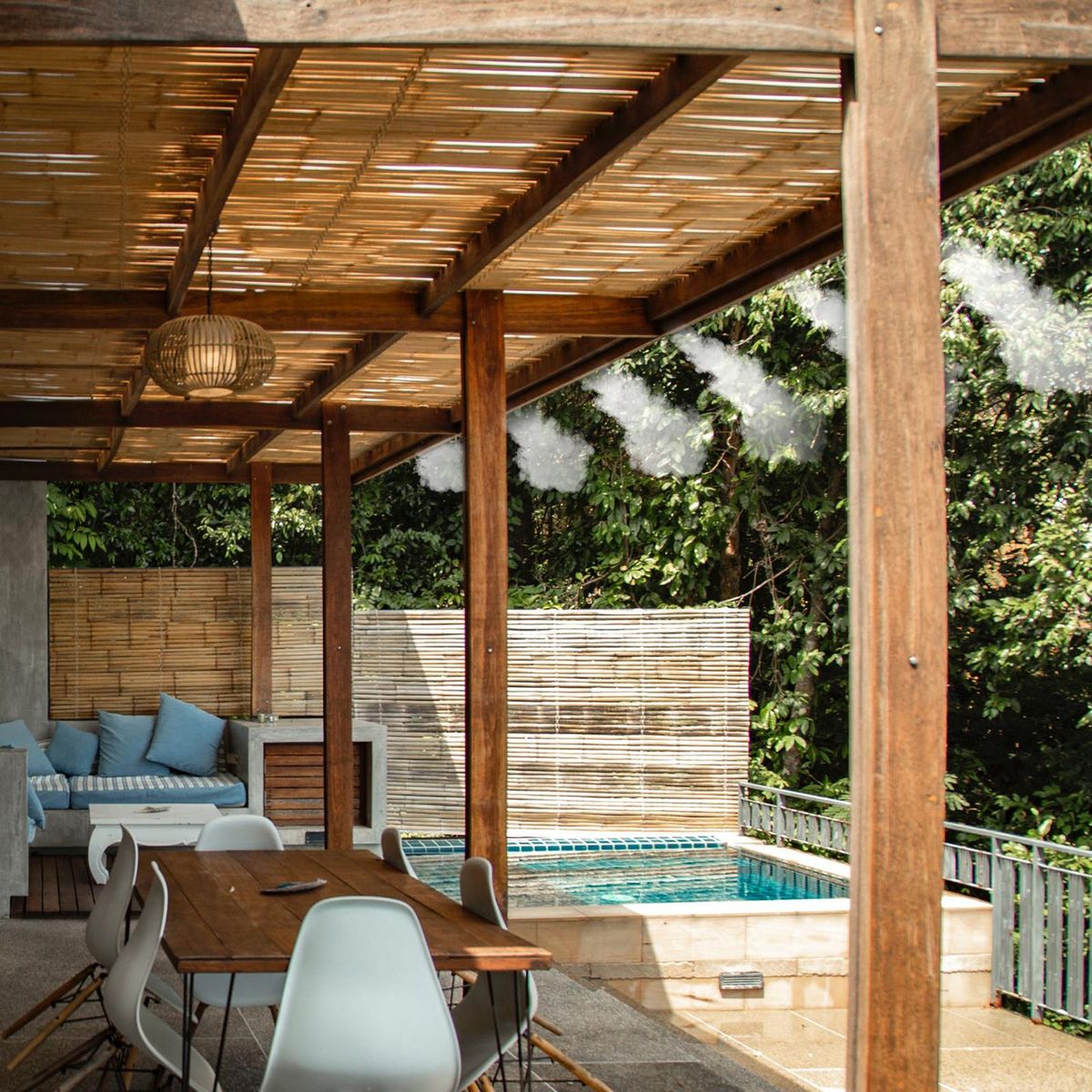 10M/32.8FT DIY Misting Irrigation Kit with Hose Nozzles Quick Connectors Self-Watering System Distribution Tubing for Plants Greenhouse Patio Lawn Flower Beds