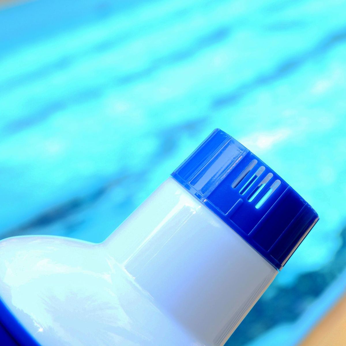 Mini Float Dispenser Float Cup Pool Chlorine Tablet Dispenser for Pool, Spa, Hot Tub, and Fountain, Perfect for Inflatable Above-Ground Pools