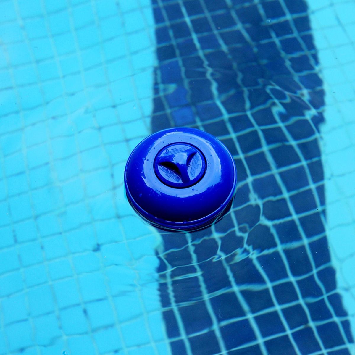 Mini Float Dispenser Float Cup Pool Chlorine Tablet Dispenser for Pool, Spa, Hot Tub, and Fountain, Perfect for Inflatable Above-Ground Pools
