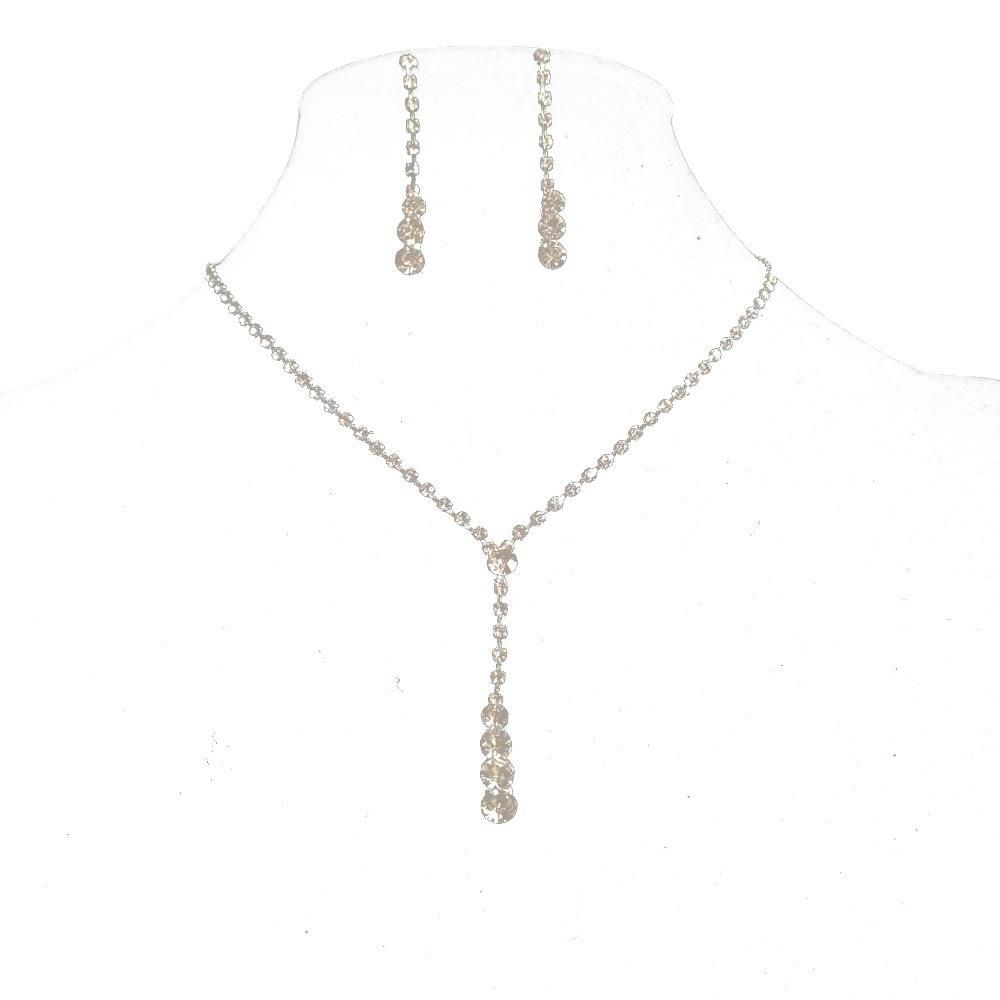Diamond necklace and earrings set make you the most beautiful bride