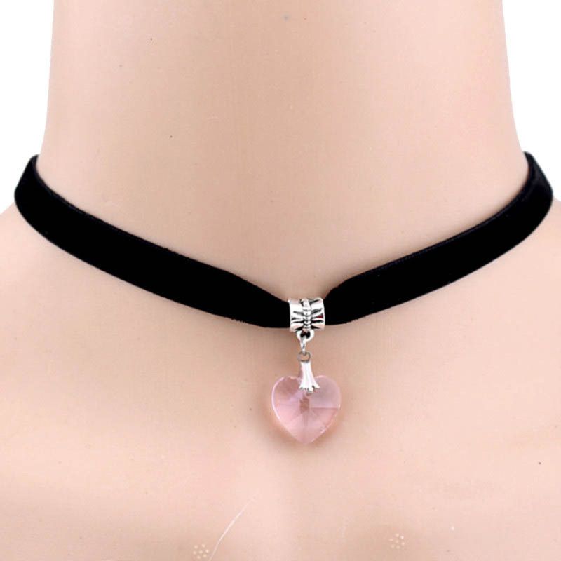 Women Gothic Heart Rhinestone Pendant Velvet Choker-Black