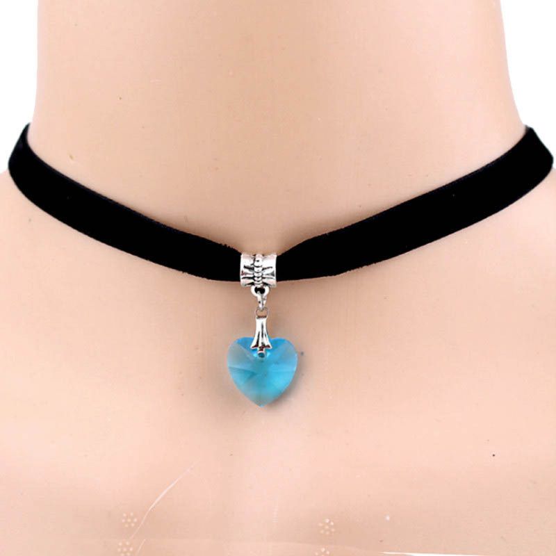 Women Gothic Heart Rhinestone Pendant Velvet Choker-Black