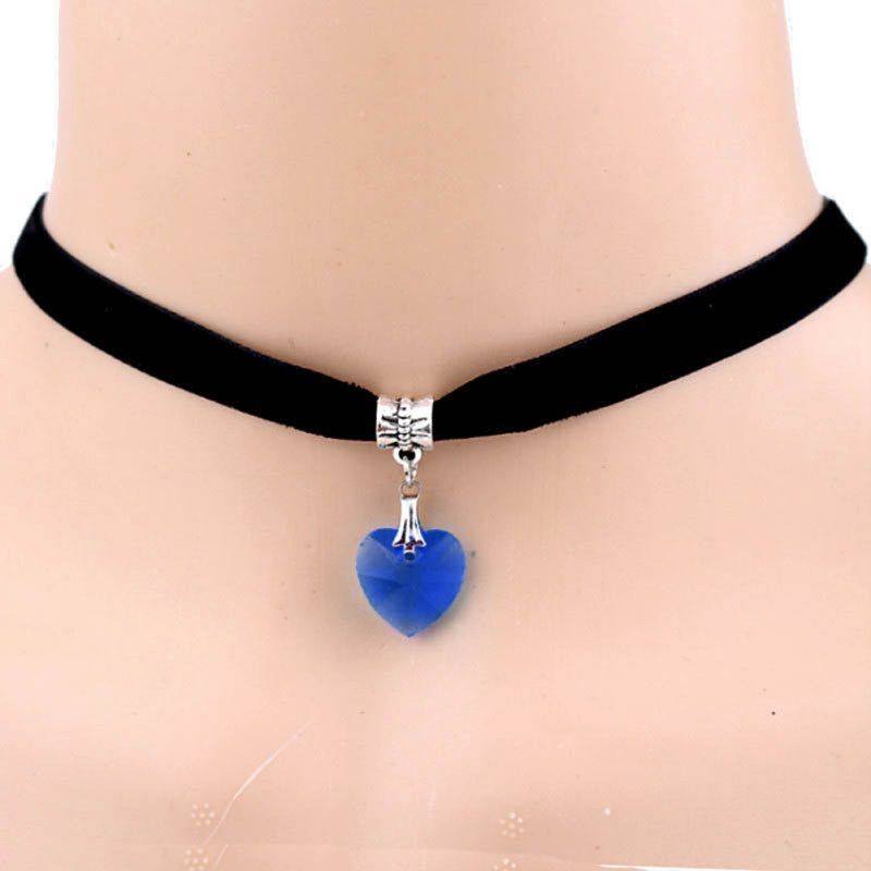 Women Gothic Heart Rhinestone Pendant Velvet Choker-Black