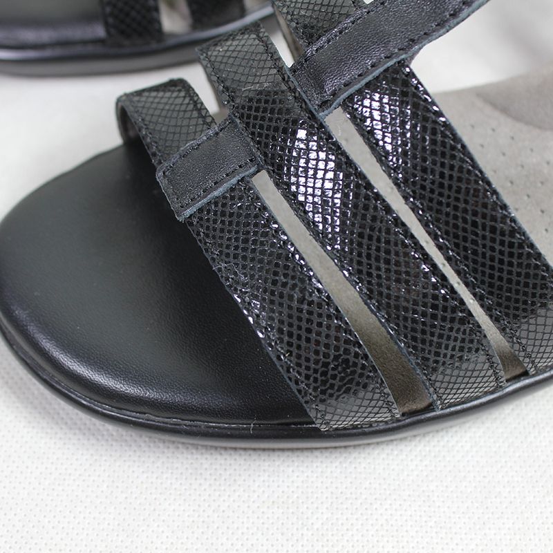 Genuine Leather Shoes Ladies Low Heel Sandals-Black