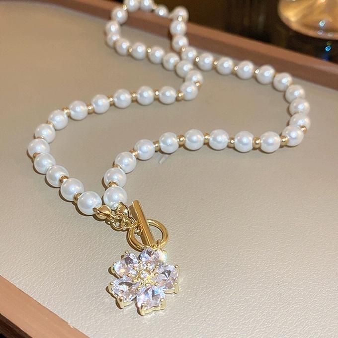 Pearl Necklace For Ladies Flower pendant Chain For Women - Gold&White