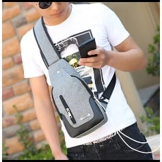 Crossbodybag With USB Charging Port