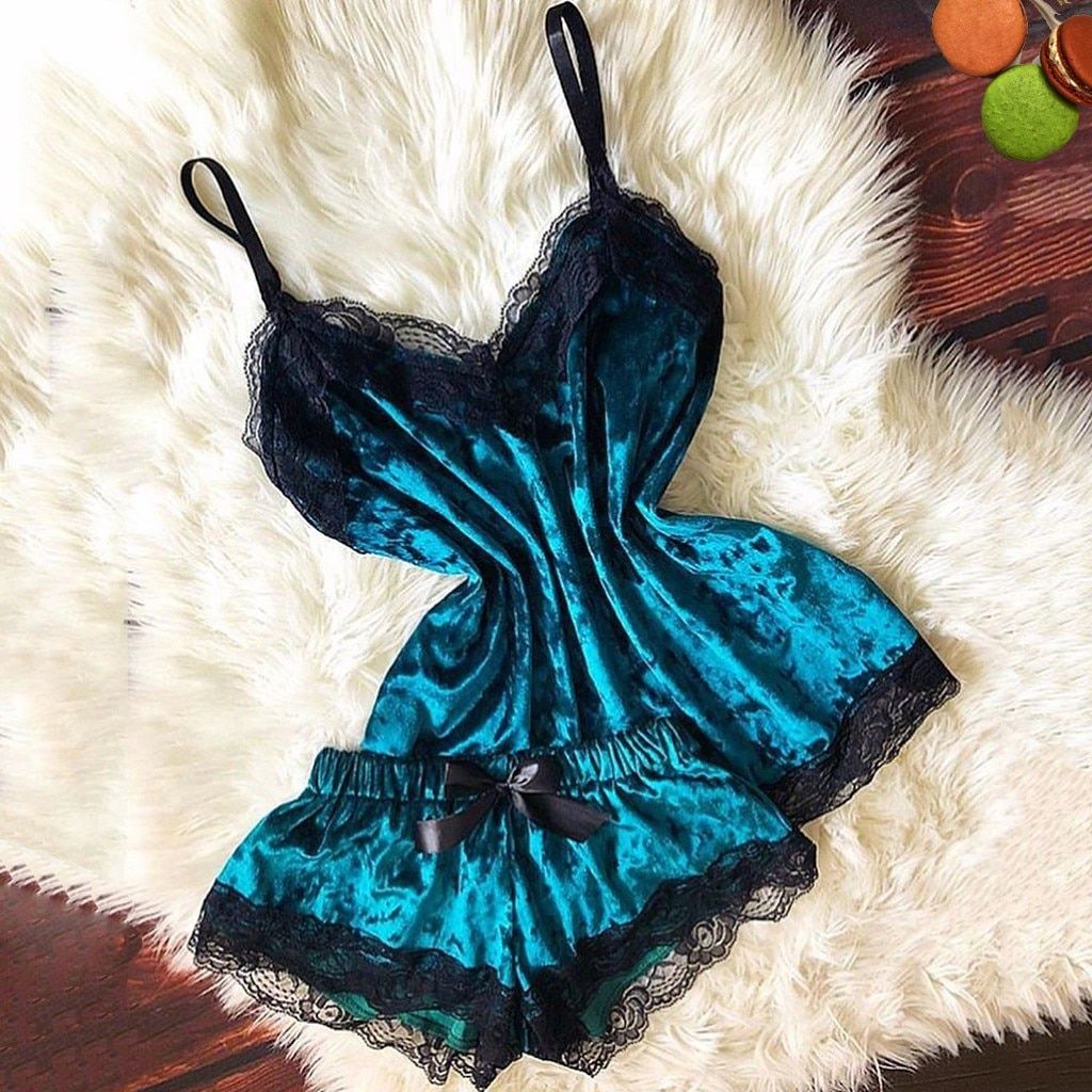Women's Pajamas  Velvet Sleepwear Women's Pajama Set