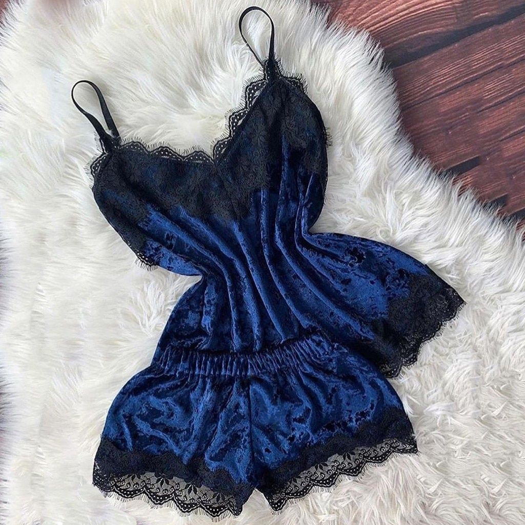 Women's Pajamas  Velvet Sleepwear Women's Pajama Set