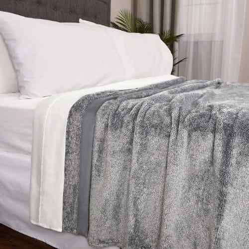 Kirkland Signature Queen Sized Plush Blanket - Grey - ''98 X 92" - 248 X 233cm