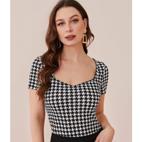 Scoop Neck Houndstooth Slim Fit Top