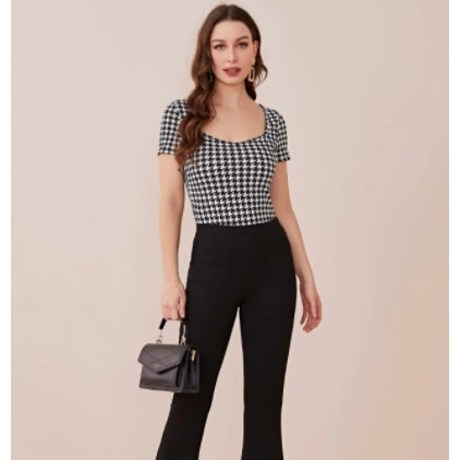 Scoop Neck Houndstooth Slim Fit Top