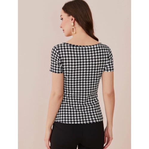 Scoop Neck Houndstooth Slim Fit Top