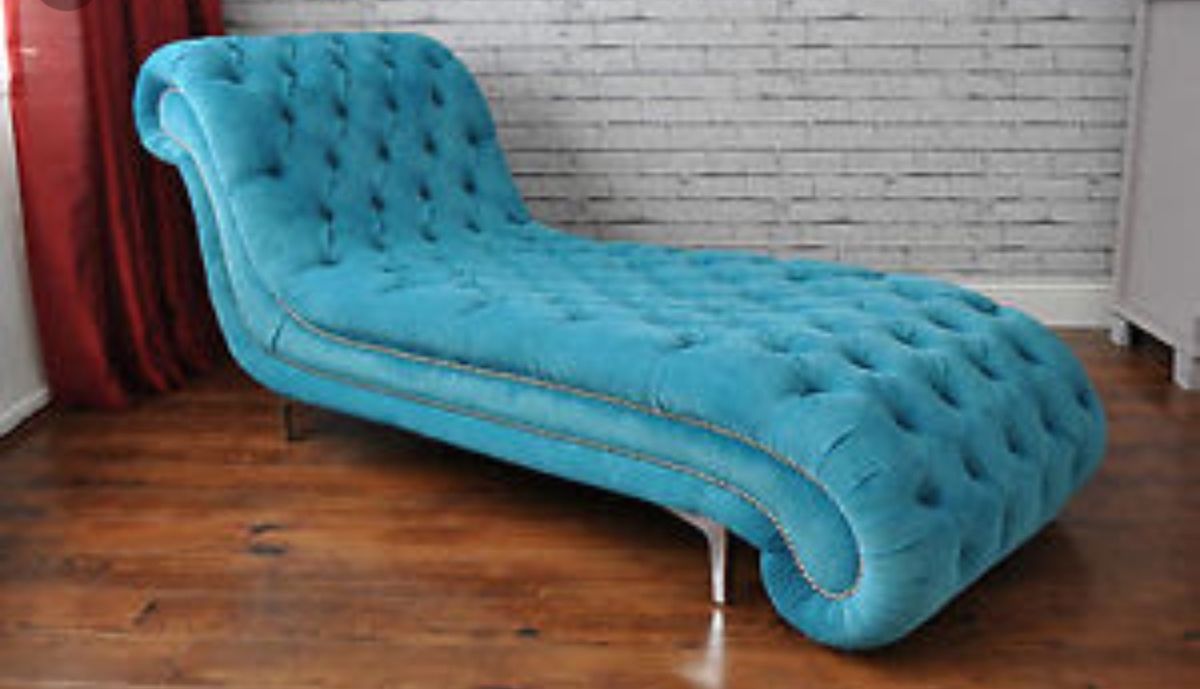 Toyle Range Chaise Lounge With Throw Pillows (FREE DELIVERY: Lagos,Ogun & Oyo)