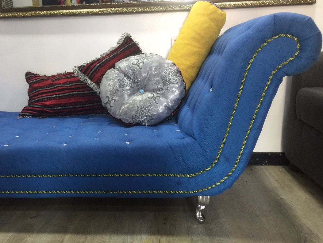 Toyle Range Chaise Lounge With Throw Pillows (FREE DELIVERY: Lagos,Ogun & Oyo)