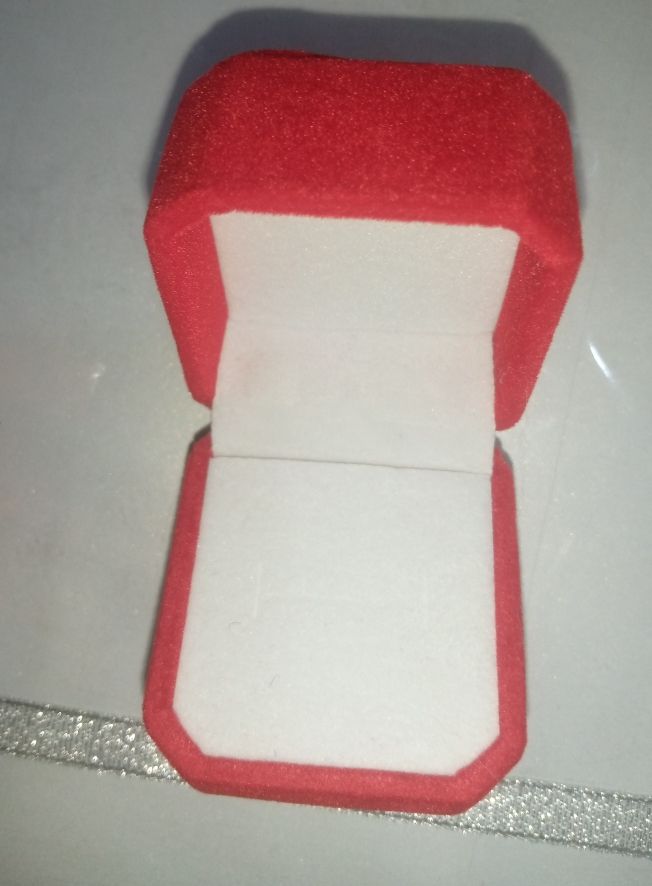 Classic Square Shaped Engagement Ring Box