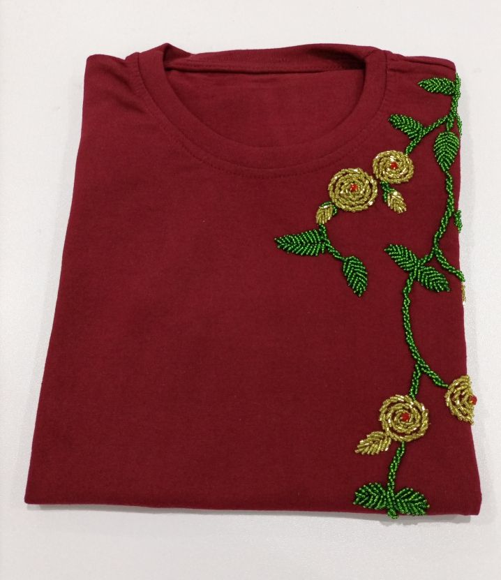 T-Shirt With Beaded Flower/leave Design - Wine