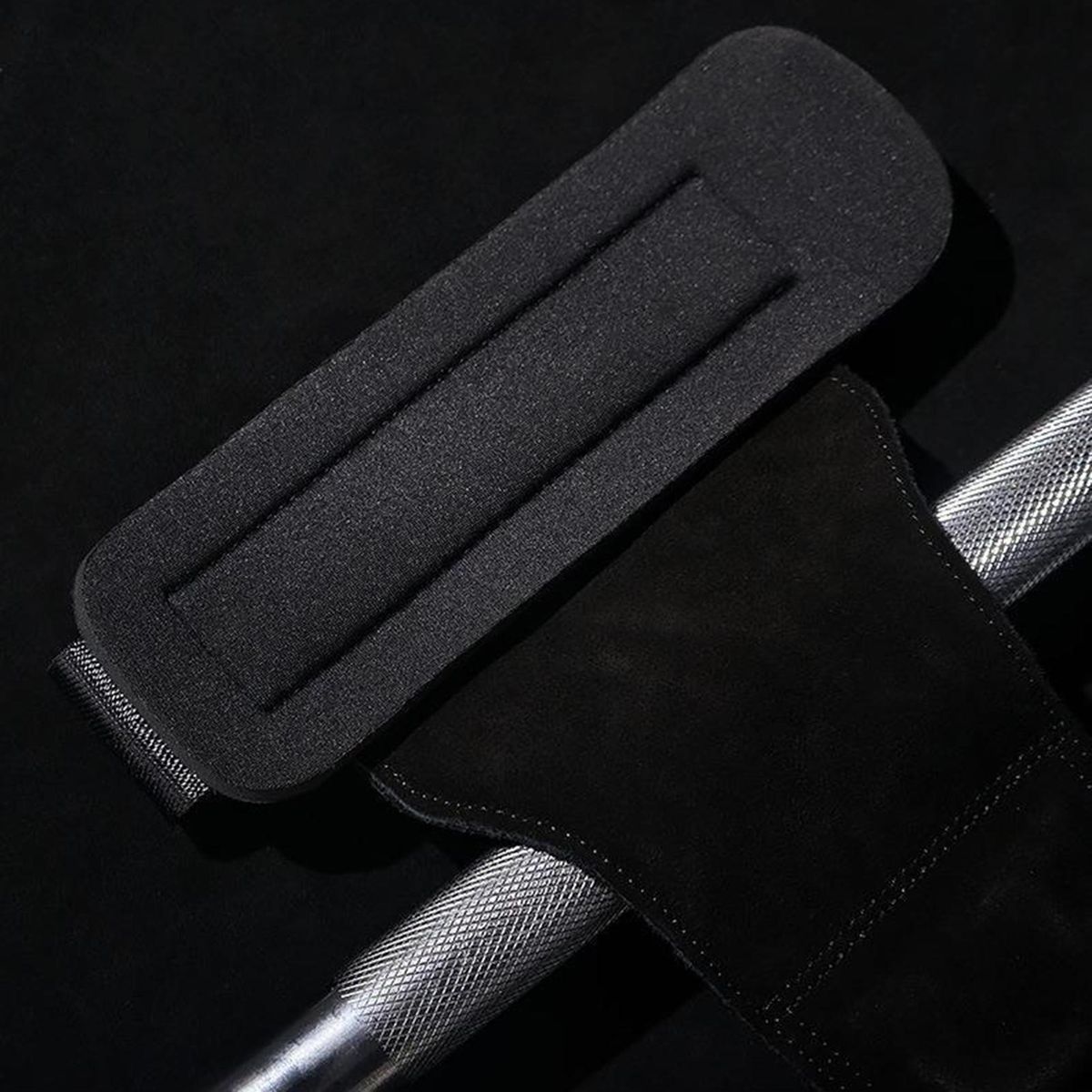 1 Pair Weight Lifting Guards Gymnastics Hand Grips with Integrated Wrist Wrap Black