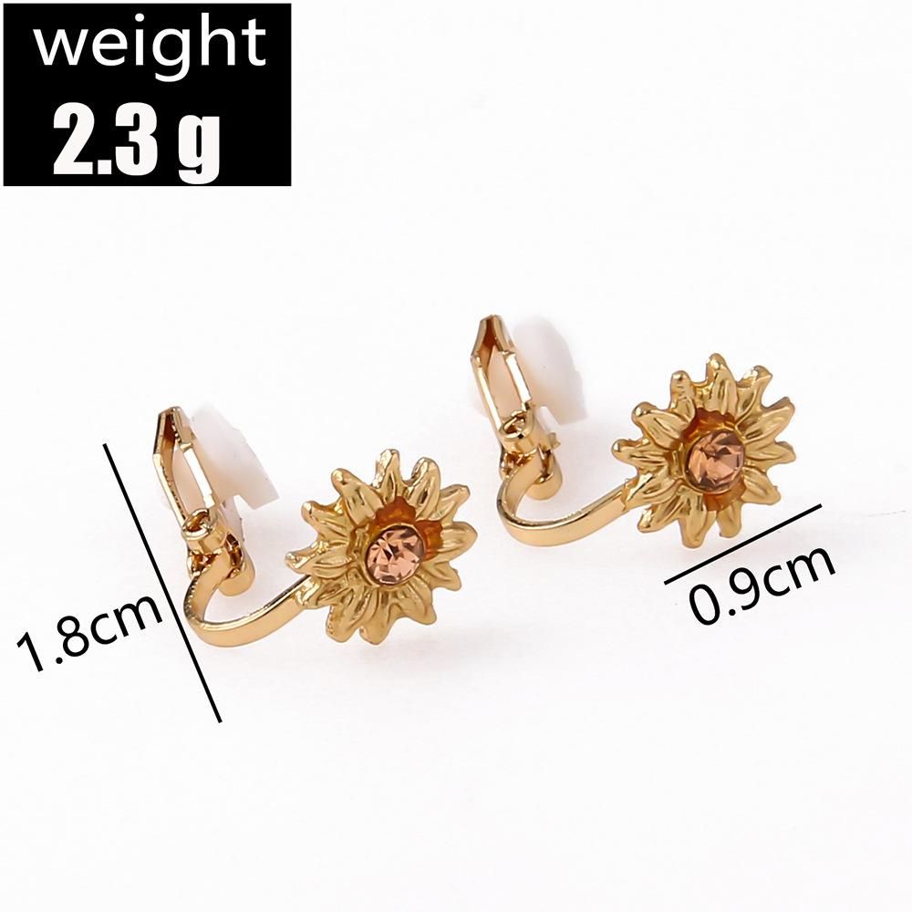 Fashion Women's Micro-encrusted Zircon Niche Design Small Daisy Ear Clip