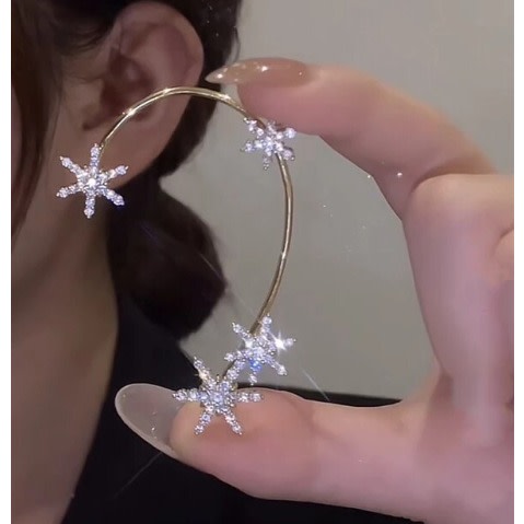 1 Piece Rhinestone Star Snow Flakes Cuff Earring - Gold