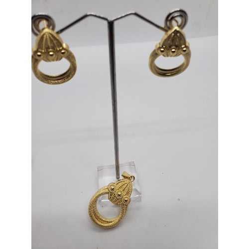Non Fade Women Pendant & Earring Set