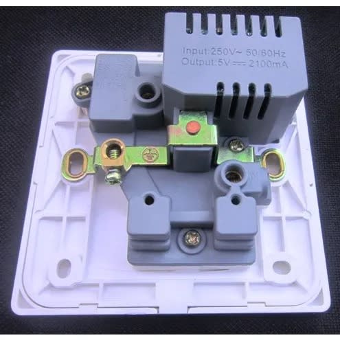 Power Outlet Socket With Dual Usb Port 5v 2.1a With Switch 250v