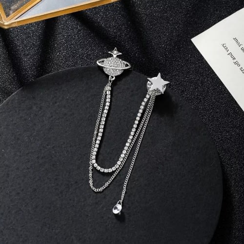 Planet Unisex Brooch With Free Pouch-silver