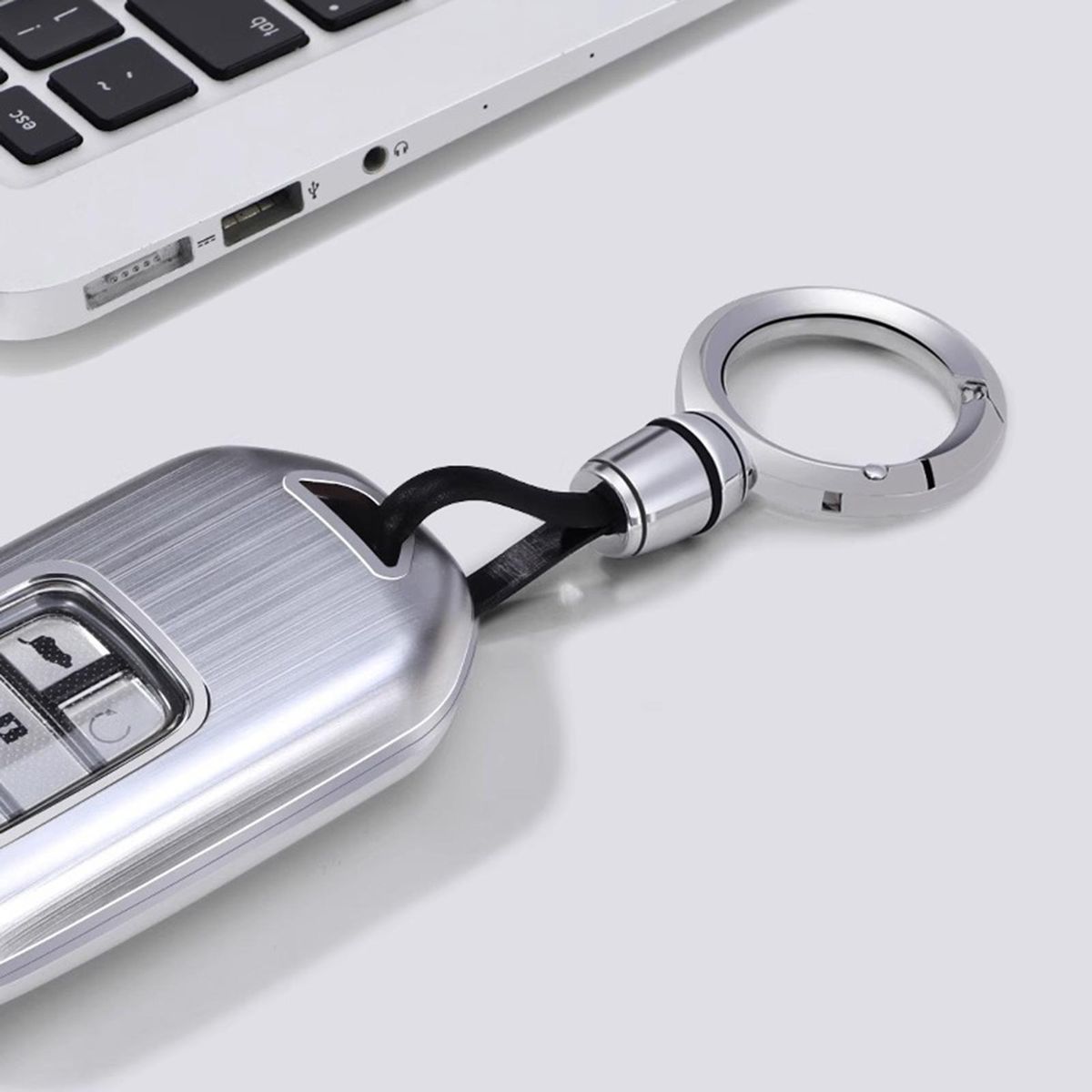 Keychain for Family Premium Zinc Alloy Car Keychain Stylish Gift Silver
