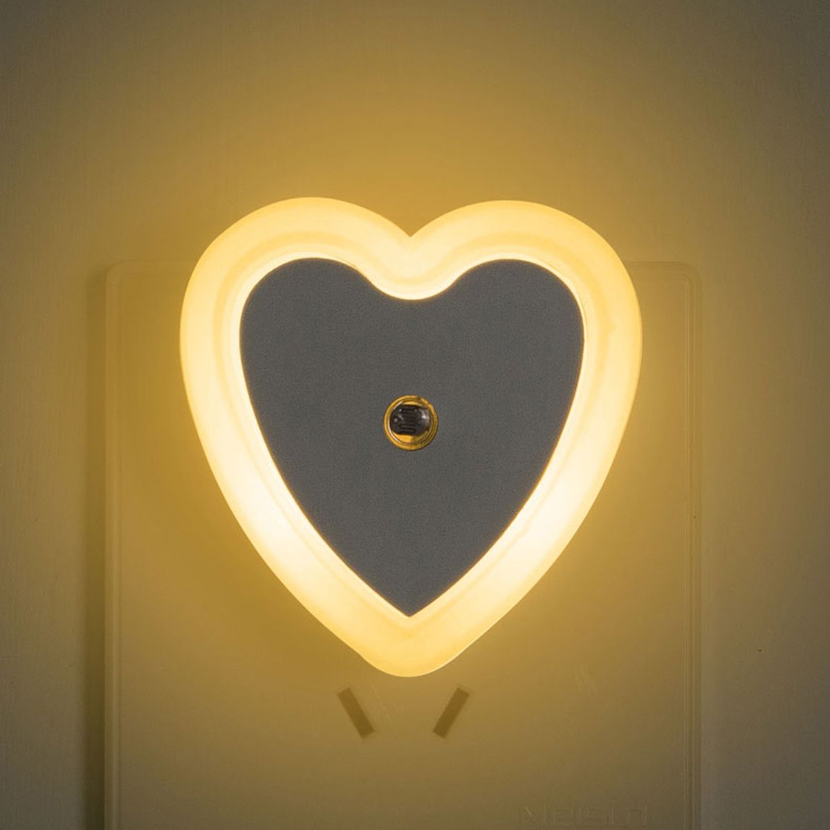 6PCS Plug-in LEDs Night Light With Auto Dusk To Dawn Sensors