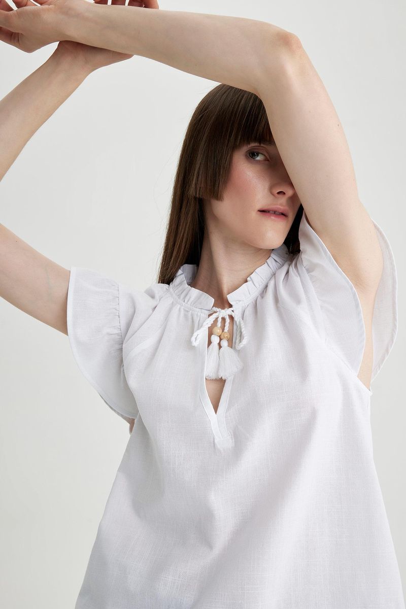 Woman Casual Regular Fit Frill Neck Woven Short Sleeve Blouse - White