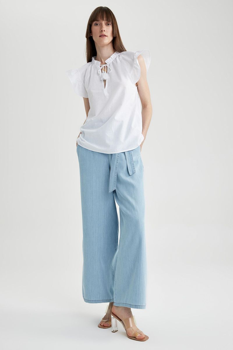 Woman Casual Regular Fit Frill Neck Woven Short Sleeve Blouse - White