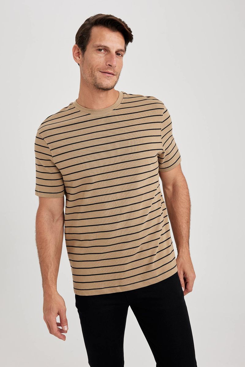 Man Smart Casual Regular Fit Crew Neck Short Sleeve Knitted T-Shirt - Beige