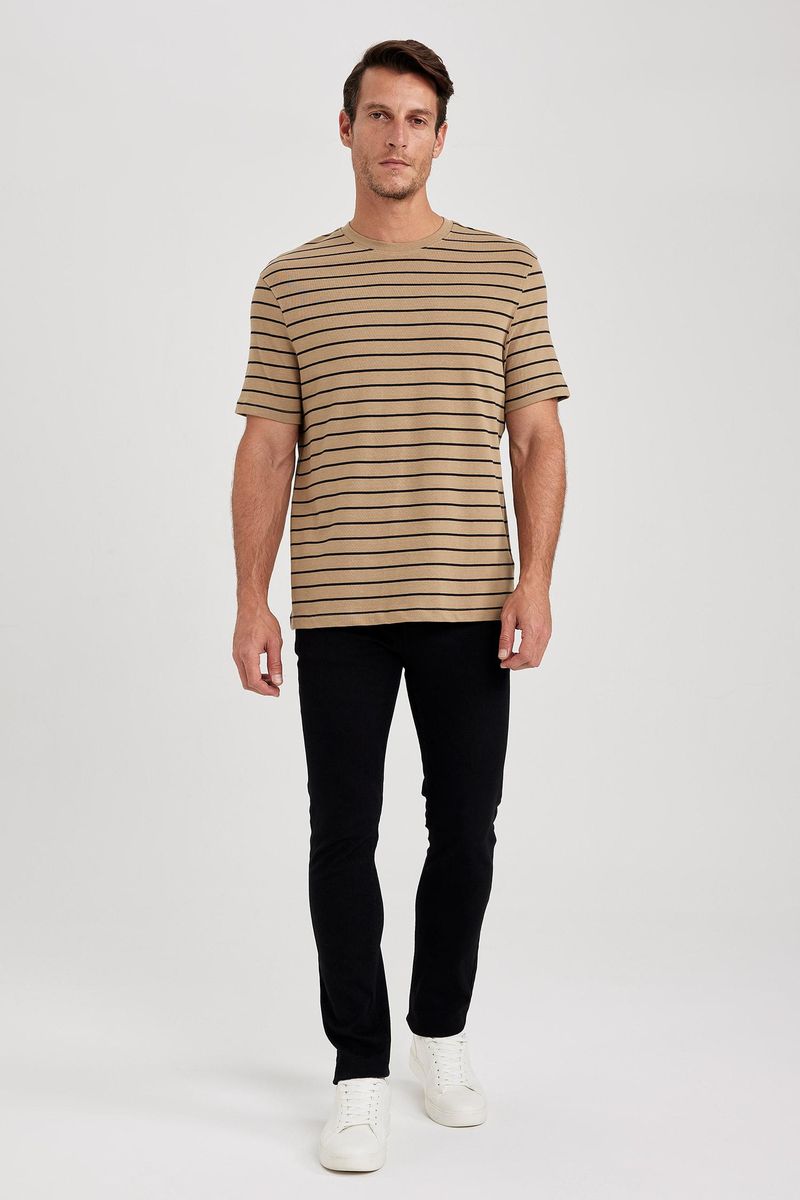 Man Smart Casual Regular Fit Crew Neck Short Sleeve Knitted T-Shirt - Beige