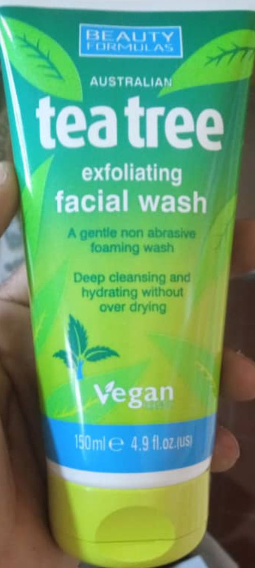 Beauty Formula Tea Tree Exfoliating Facial Wash 150ml
