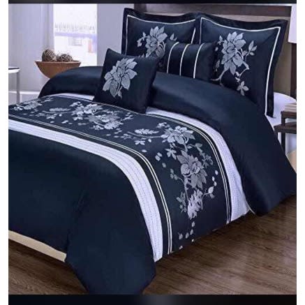 Duvet Bedsheet With 4 Pillows