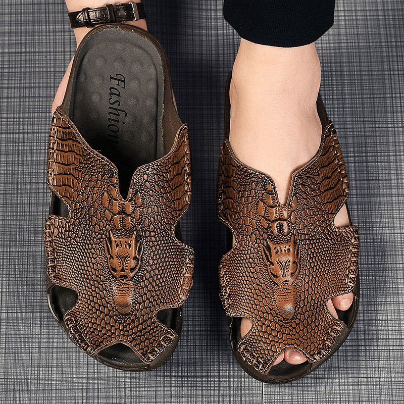 Handmade Sandals Men Shoes EUR Size 38-47 Crocodile Pattern Slip-Ons Sandals Top Quality Male Retro Slides Flats Shoes Italian Full Grain Leather Slippers Soft Comfortable Summer Outdoor Casual Shoes Brown